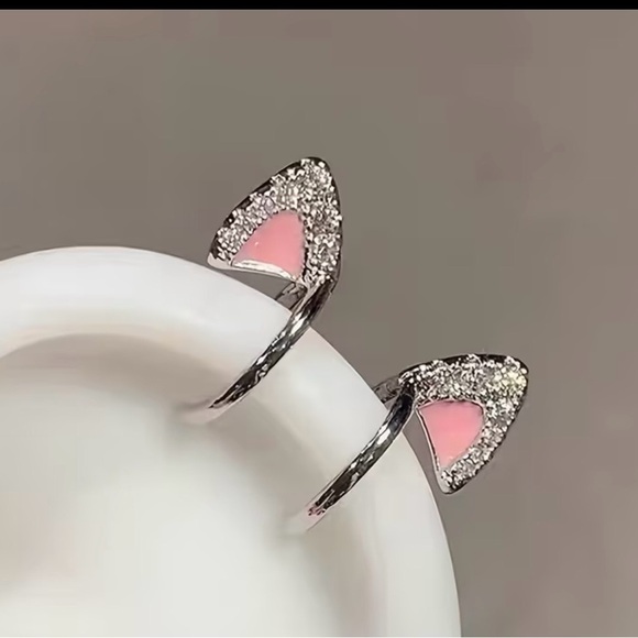 Cat Ear Ear Cuff - Picture 2 of 5